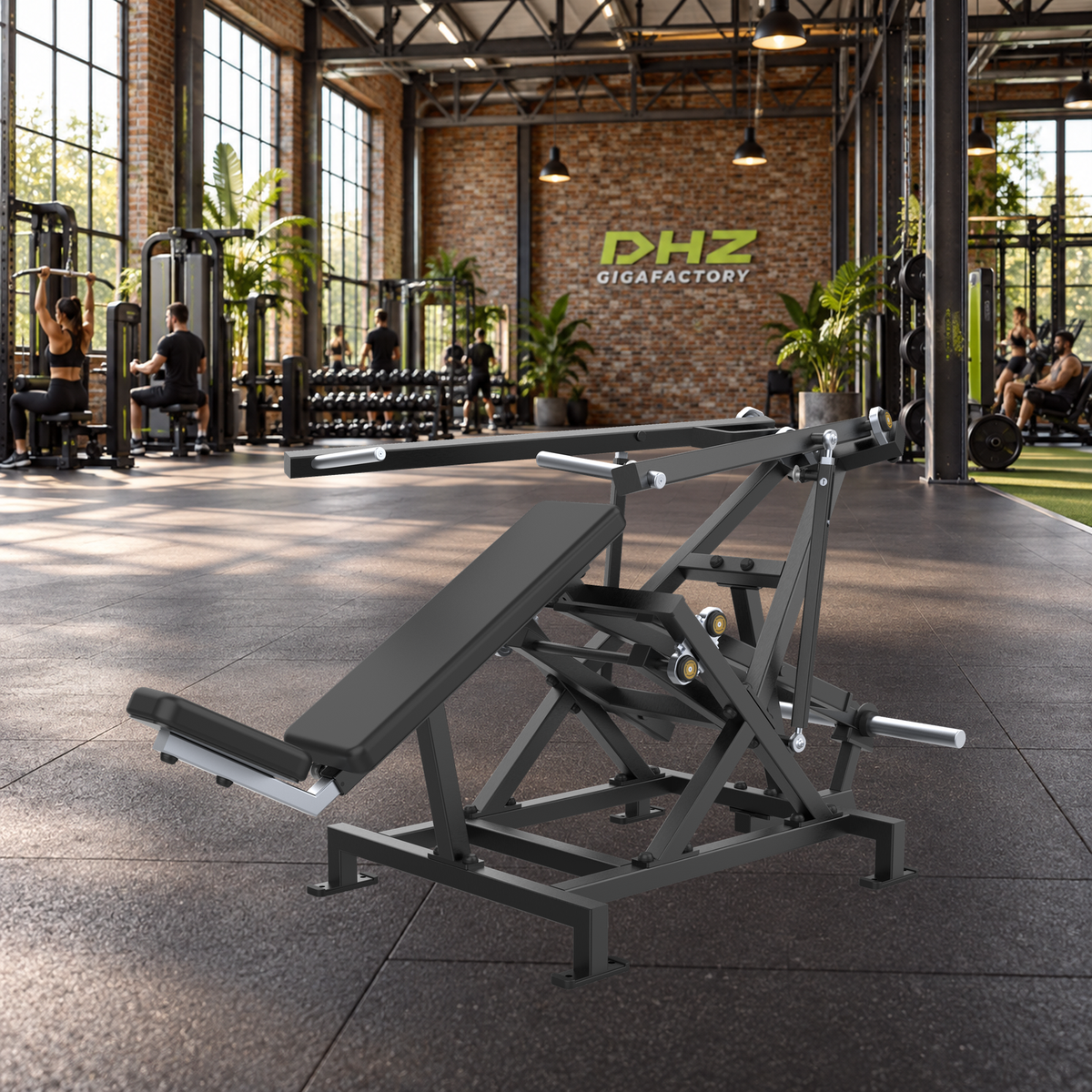 DHZ A702L FLEX Incline Chest Press unverändert im hellen industriellen Fitnessstudio mit Training im Hintergrund