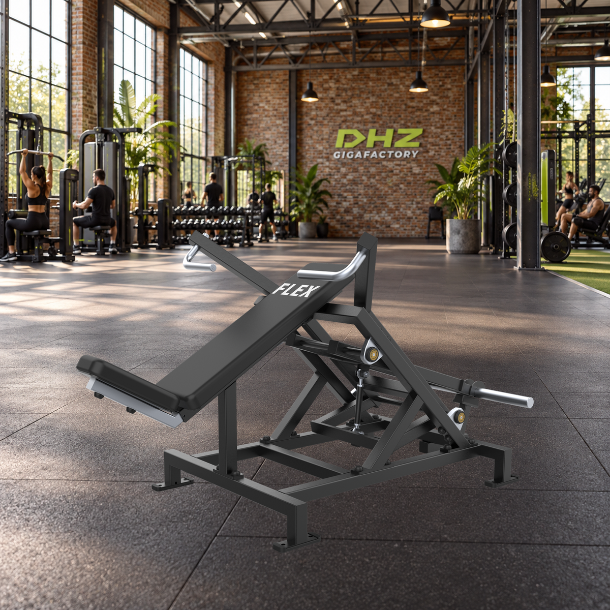 DHZ A703L FLEX Shoulder Press unverändert im hellen industriellen Fitnessstudio mit Training im Hintergrund