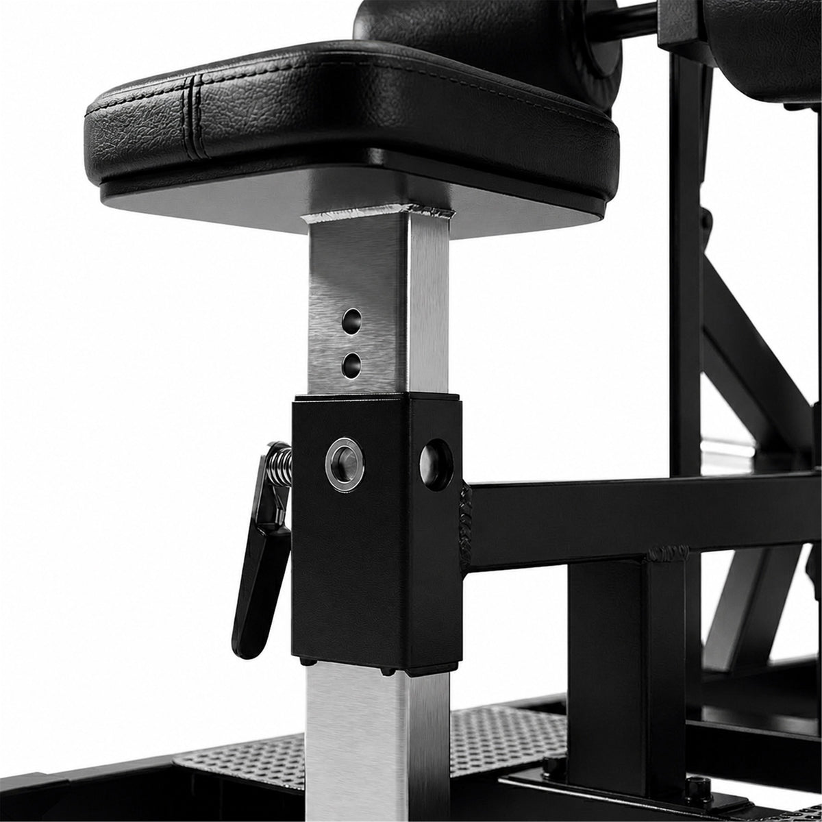 DHZ A622 Circular Lat Pulldown – Detail der ergonomischen Geräteverstellung für individuelle Trainingspositionen – Fitnessstudio, Krafttraining und kommerzieller Studioeinsatz