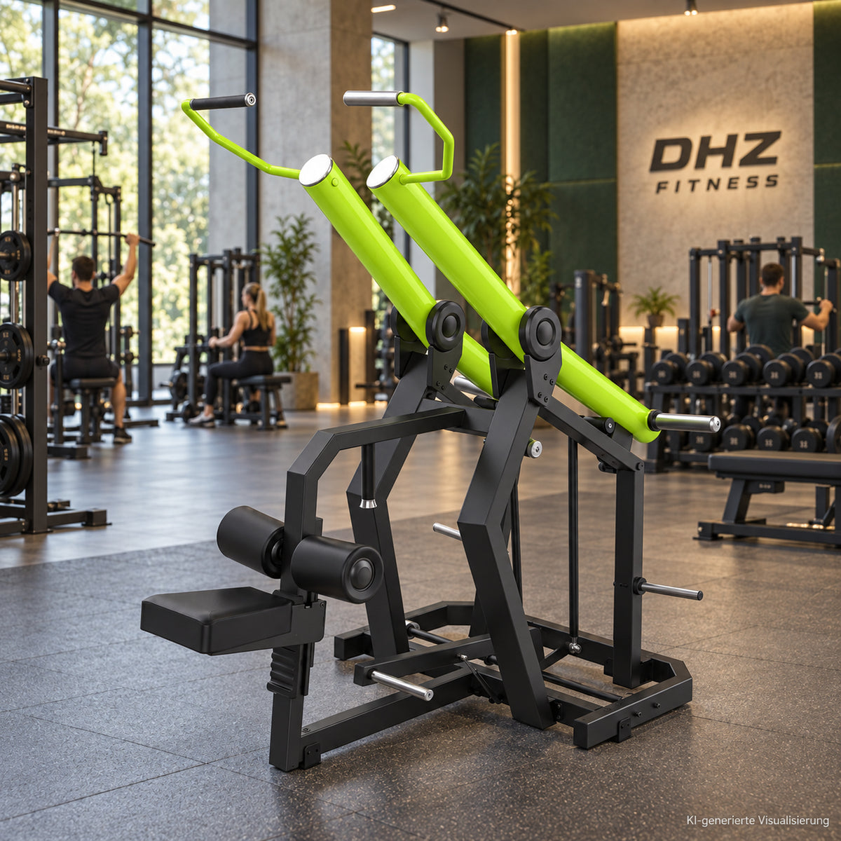 DHZ Y900 Y920L Latzugmaschine (Pull Down) mit Einstiegshilfe in Grün-Schwarz in einem modernen Fitnessstudio – KI-generierte Visualisierung