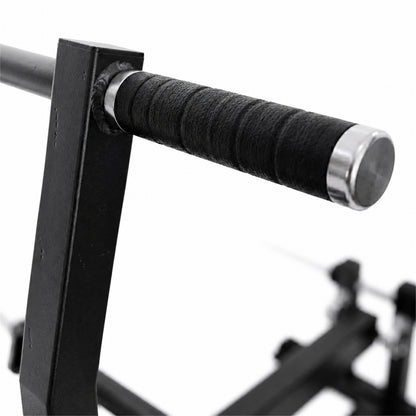 DHZ A607 Belt Squat – Detail der ergonomischen Haltegriffe für kontrolliertes Krafttraining – Fitnessstudio, Krafttraining und kommerzieller Studioeinsatz