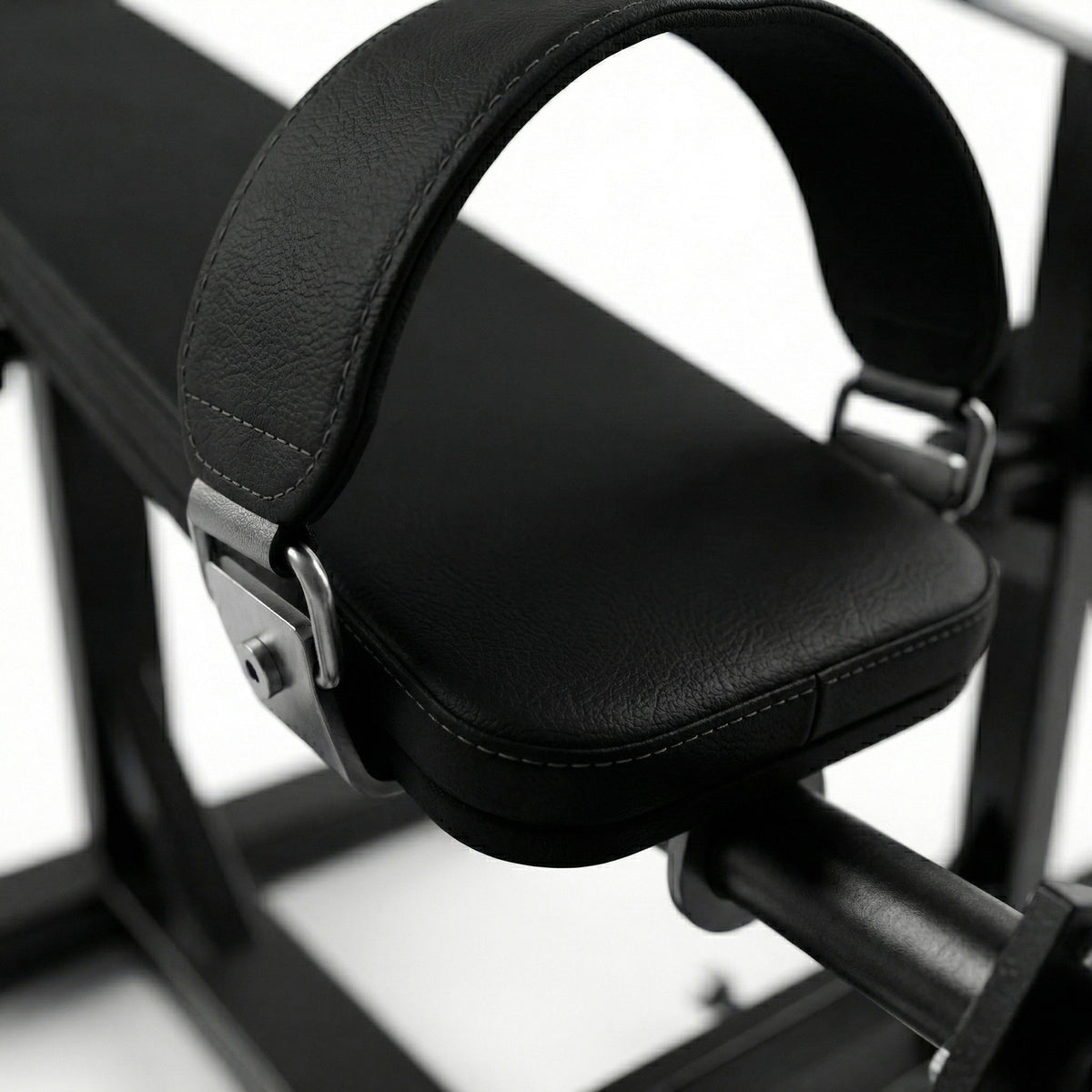 DHZ A608 Belt Hip Thrust – Trainingsansicht mit biomechanisch geführter Bewegung – Fitnessstudio, Krafttraining und kommerzieller Studioeinsatz