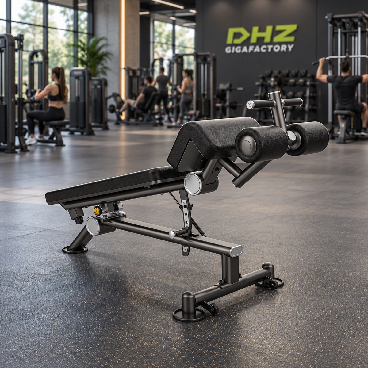DHZ U2037 frei im aktiven DHZ-Gigafactory-Fitnessstudio mit Training im Hintergrund