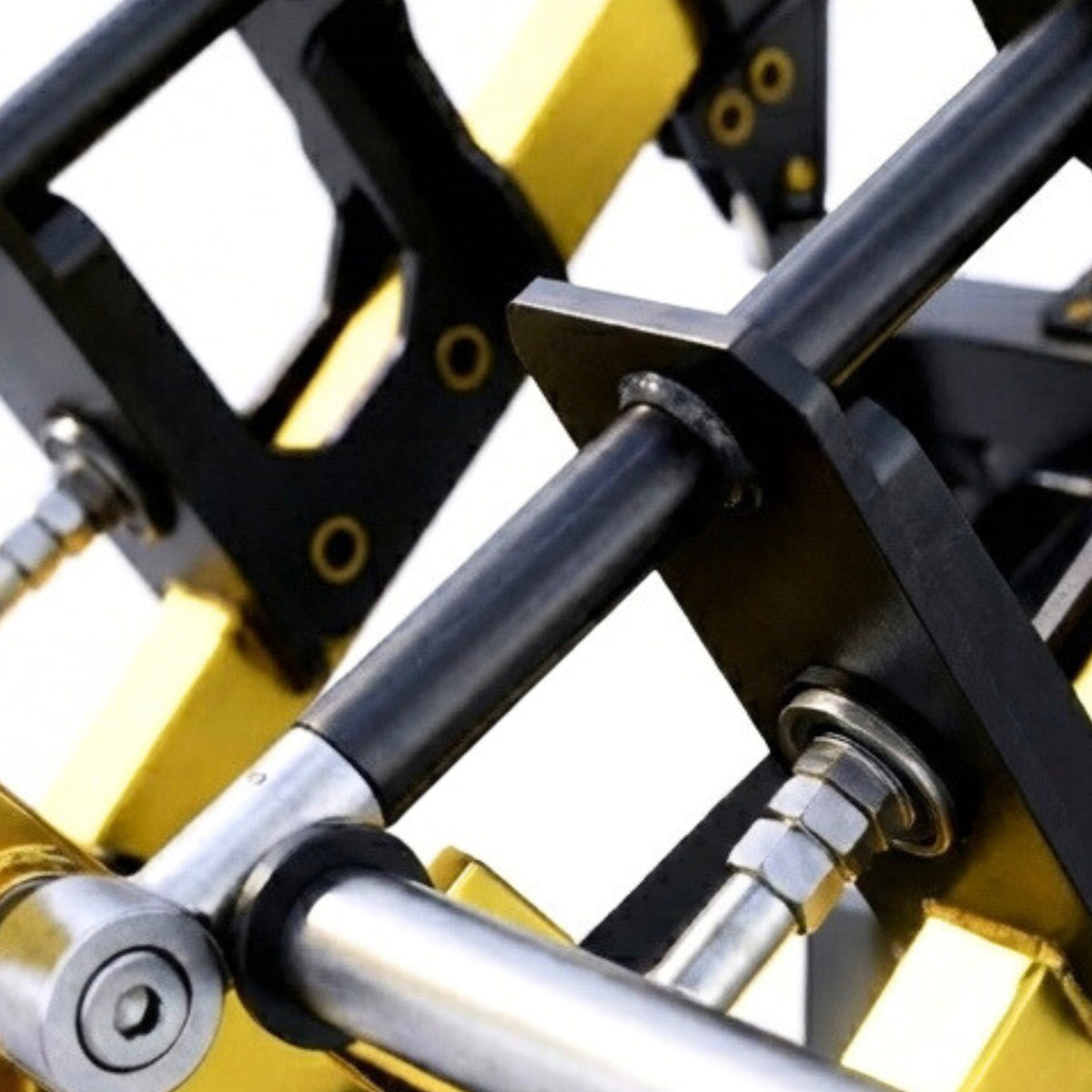 DHZ TITAN Mechanix Y965ZA Seated Dip - Plate Loaded Dip Machine für Trizeps- und Brusttraining – seated dip schwarz gold lager mechanik detail