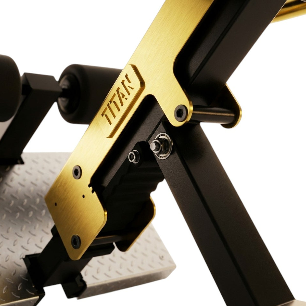 DHZ TITAN Mechanix Y975ZA Back Extension - Plate Loaded Rückenstrecker – back extension schwarz gold polster verstellung detail