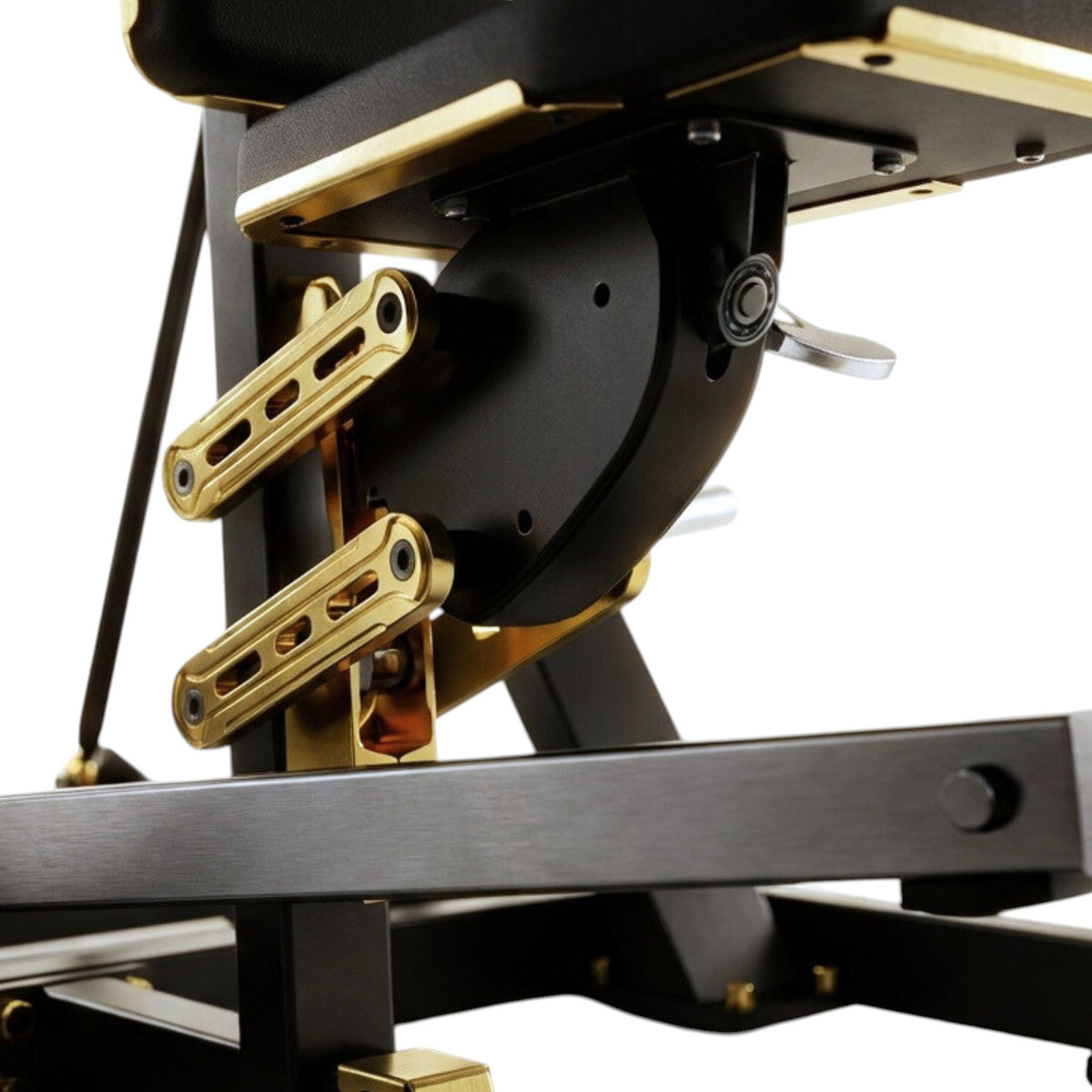 DHZ TITAN Mechanix Y935ZA Shoulder Press - Plate Loaded Schulterpresse für professionelles Oberkörpertraining – shoulder press schwarz gold sitzverstellung detail