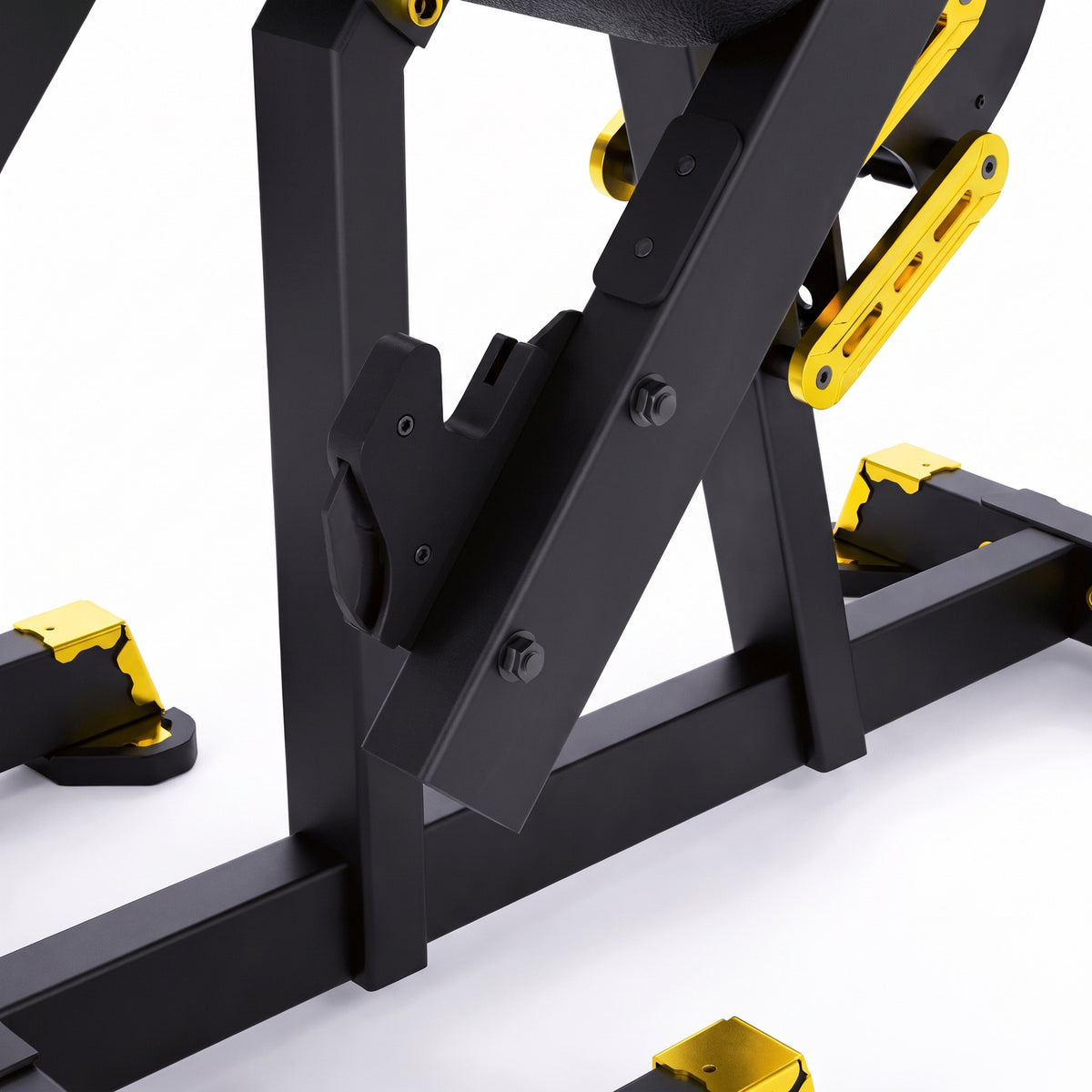 DHZ TITAN Mechanix Y976ZA Seated Preacher Curl - Plate Loaded Bizepsbank für isoliertes Armtraining – seated preacher curl schwarz gold hantelablage detail