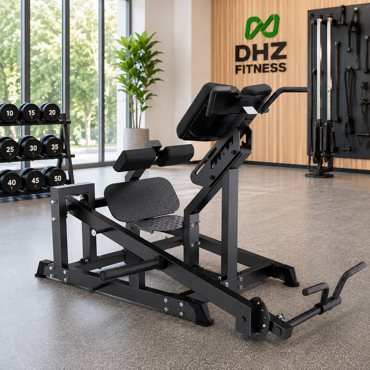 DHZ A627 45 Hip Extension – Plate Loaded Glute Maschine – Geräteansicht im professionellen Fitnessstudio