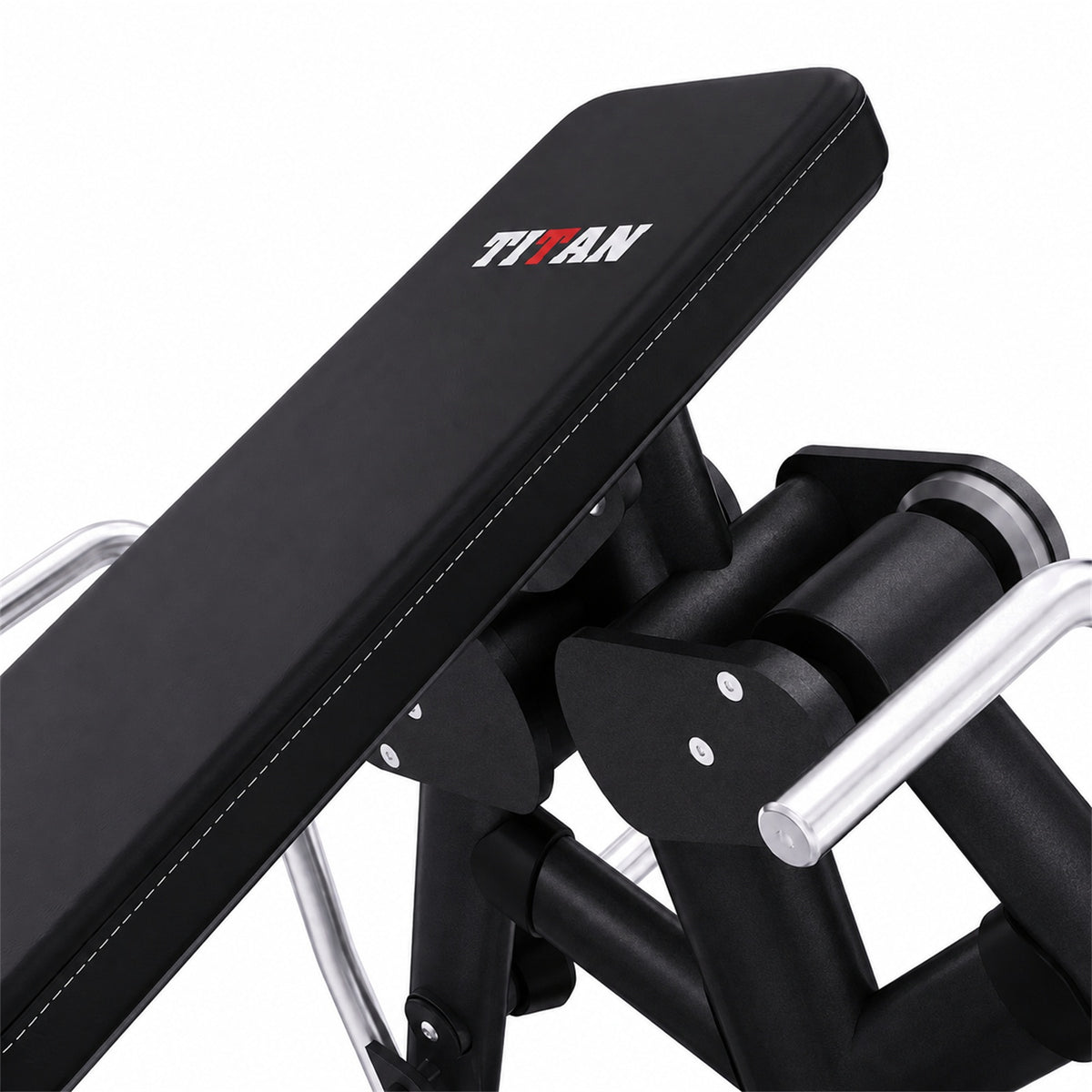DHZ TITAN Extreme T921 Incline Fly – Schrägbank Butterfly für obere Brust – incline fly obsidian black rueckenpolster detail