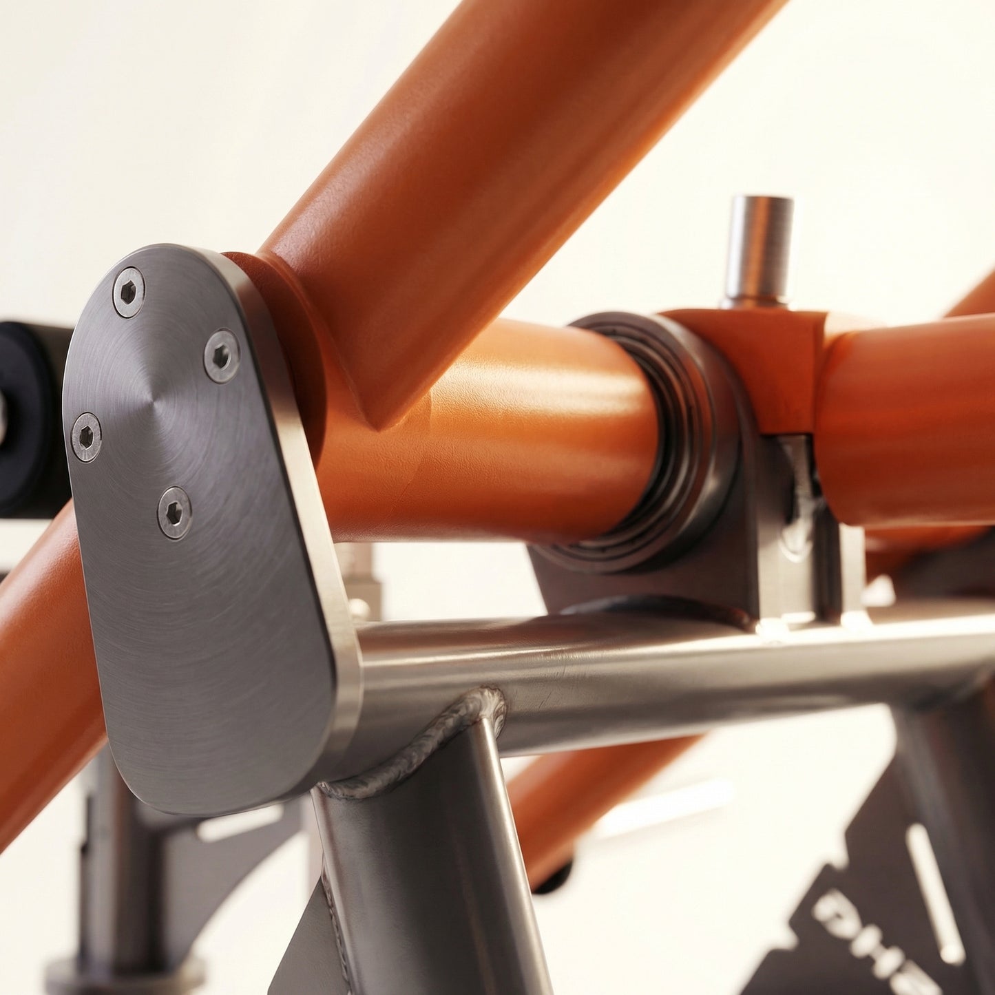 DHZ Fitness DHZ TITAN Mechanix mellkasprés Y905ZAG - lemezes mellkasprés