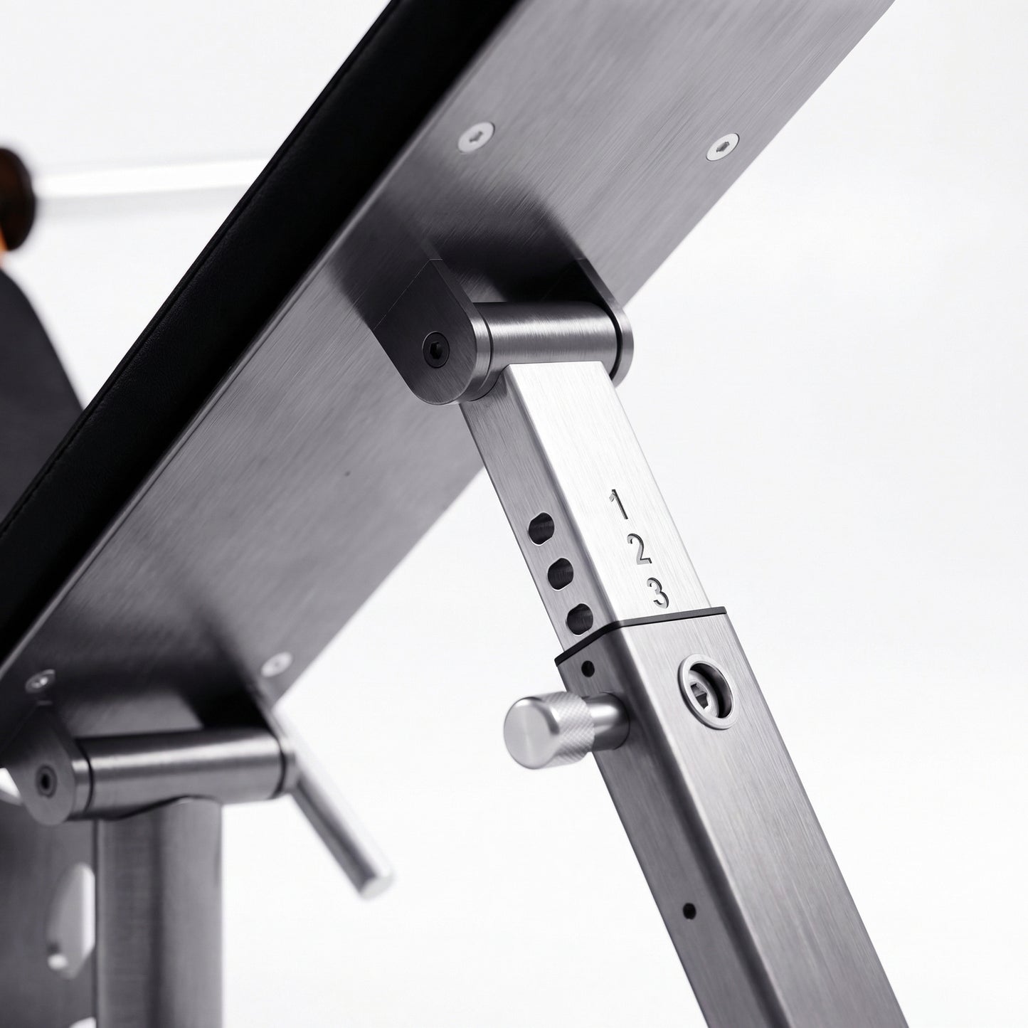 DHZ TITAN Extreme T916 Pendulum Squat – Kniebeugenmaschine für Bein- und Gesäßtraining