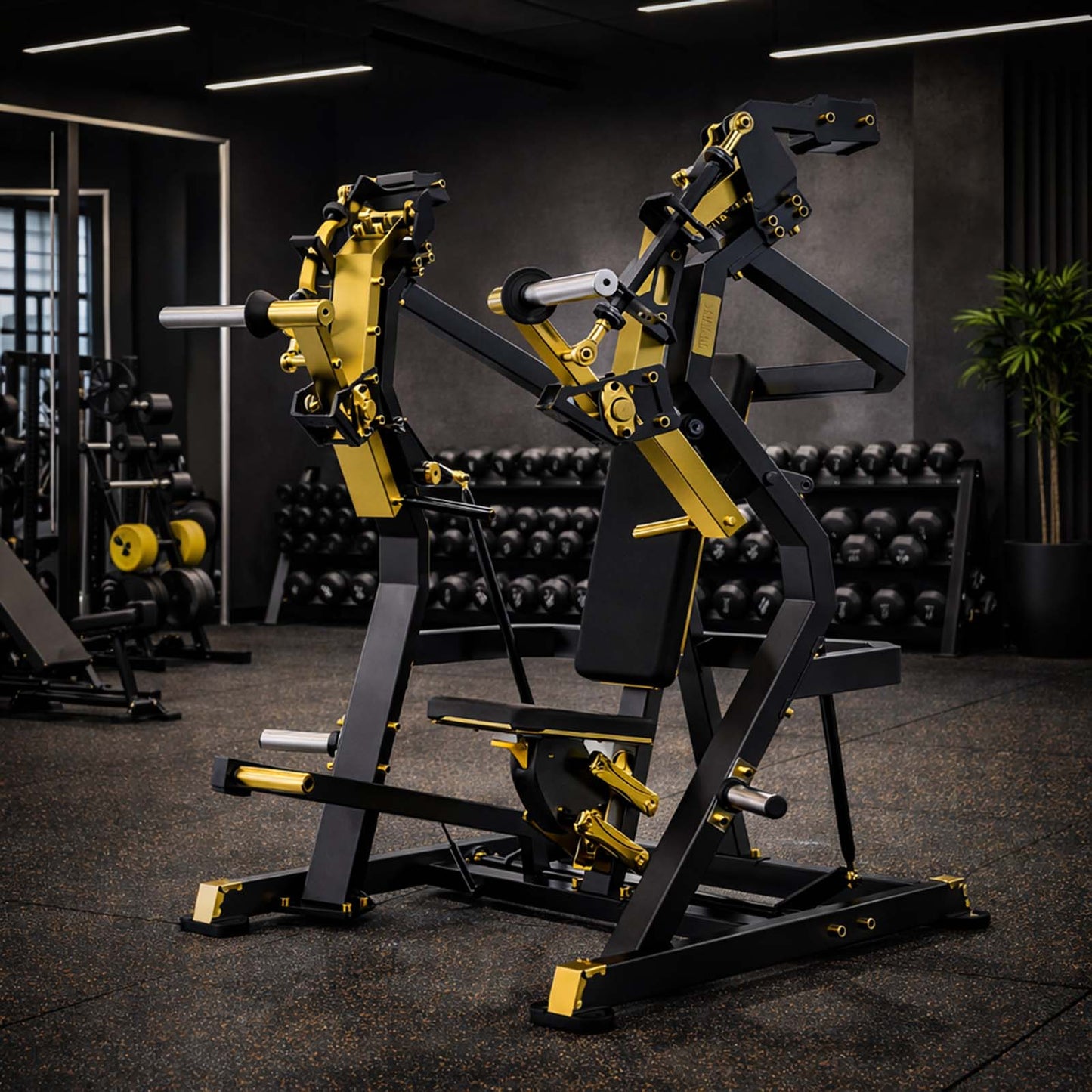 Schwarz-goldene Titan Mechanix Chest Press Y905ZAG Plate Loaded Brustpresse mit robuster Studioausführung für professionelles Krafttraining