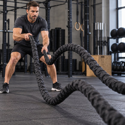 Battle Rope 15 m, Ø 50 mm, 23 kg CRO007: Im Einsatz im Trainingsbereich (KI-generierte Szene).