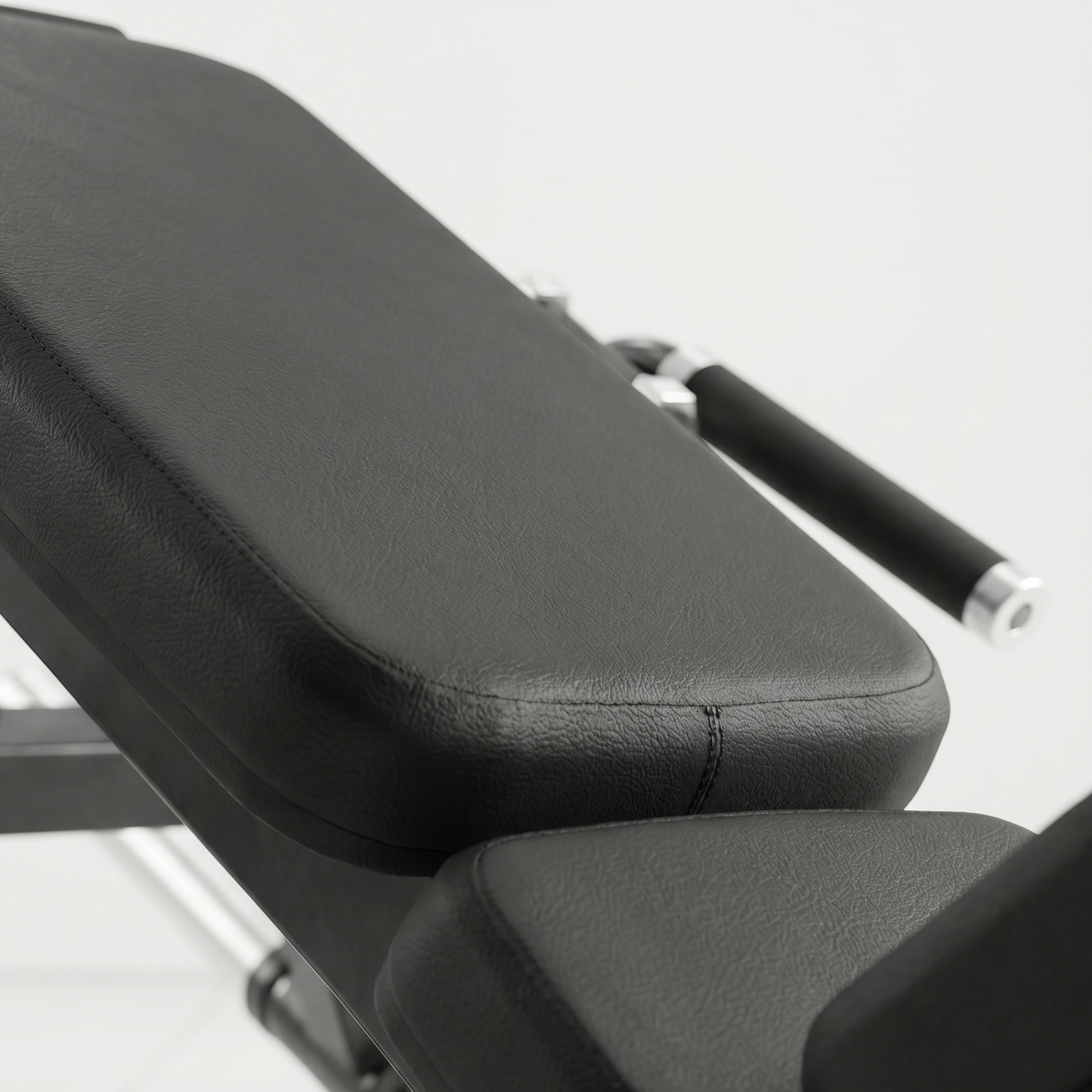 DHZ A612 Incline Fly – Professionelle Plate-Loaded Brustmaschine für biomechanisch optimiertes Oberkörpertraining
