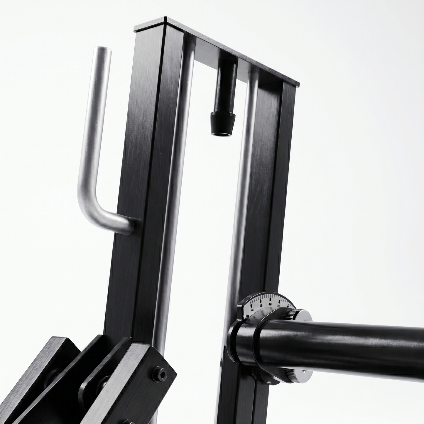 DHZ A619 Glute Kickback – Professionelle Plate-Loaded Glute Maschine