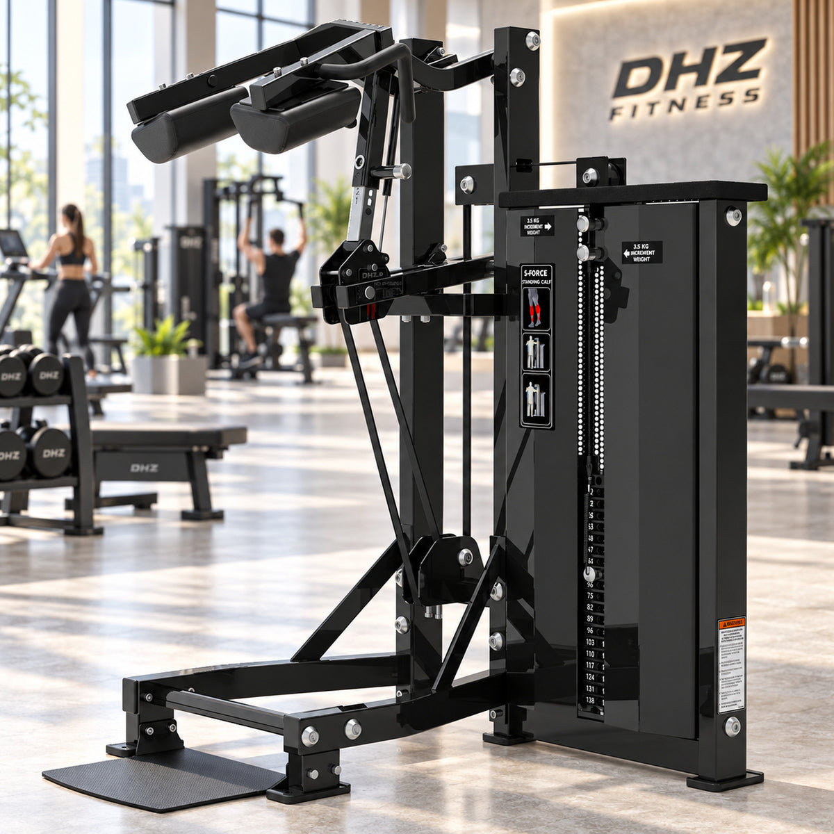 DHZ Fitness S-Force SM5010 stehende Wadenmaschine schwarz im modernen DHZ Fitnessstudio