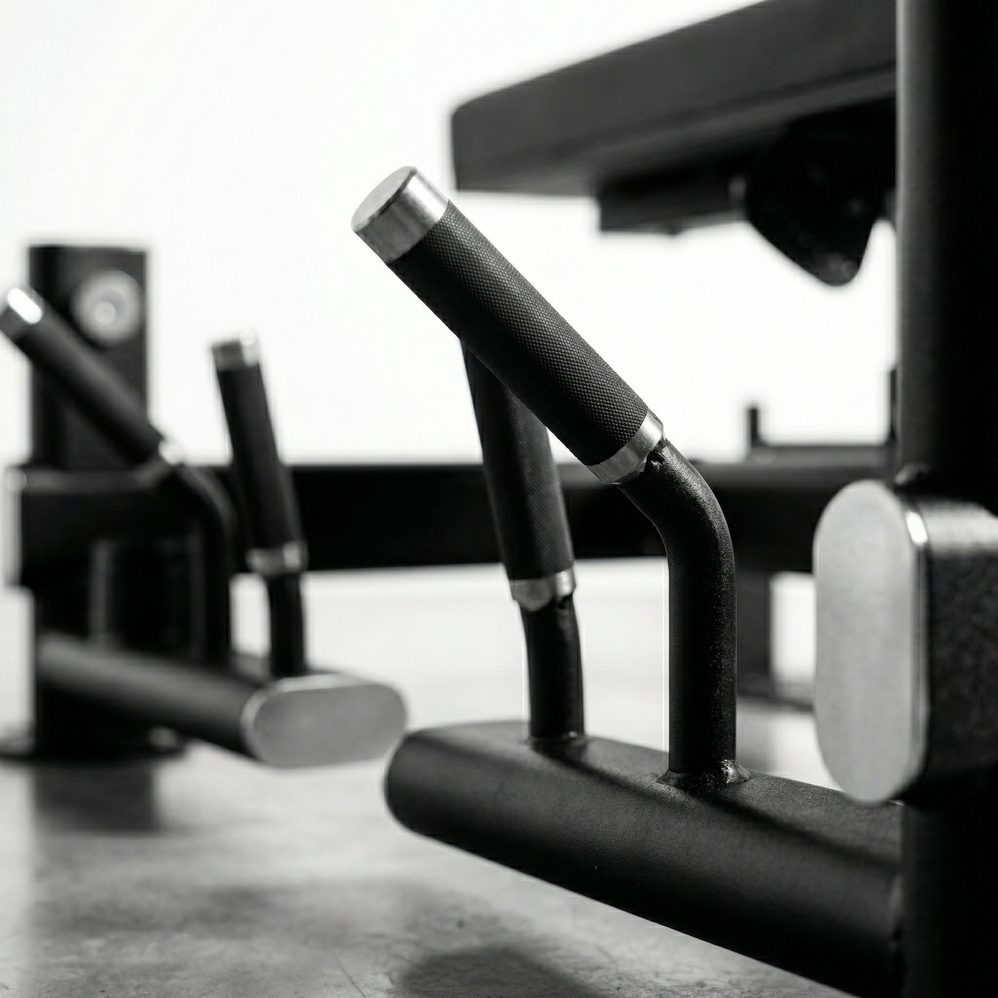 DHZ A606 Glute Bridge Bench – Plate Loaded Glute Bench für professionelles Gesäßtraining