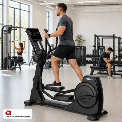 USAEON ULTIMAGLIDE 805E Profi Crosstrainer – Geräteansicht im professionellen Fitnessstudio