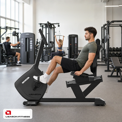 USAEON ULTIMAGLIDE 805R-T Profi Liegeergometer – Geräteansicht im professionellen Fitnessstudio