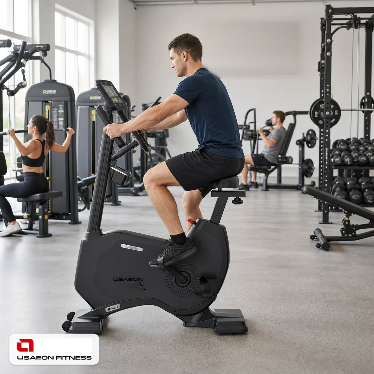 USAEON ULTIMAGLIDE 805U-T Profi Ergometer – Geräteansicht im professionellen Fitnessstudio
